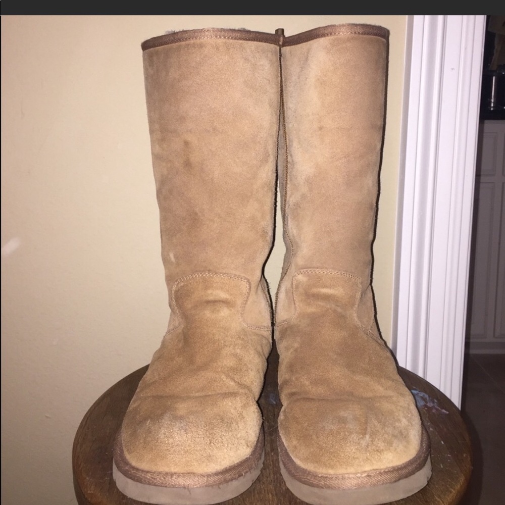 Chestnut Uggs SIZE 6